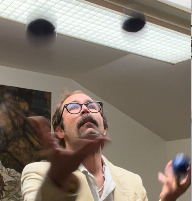 Henry Goldkamp Juggling